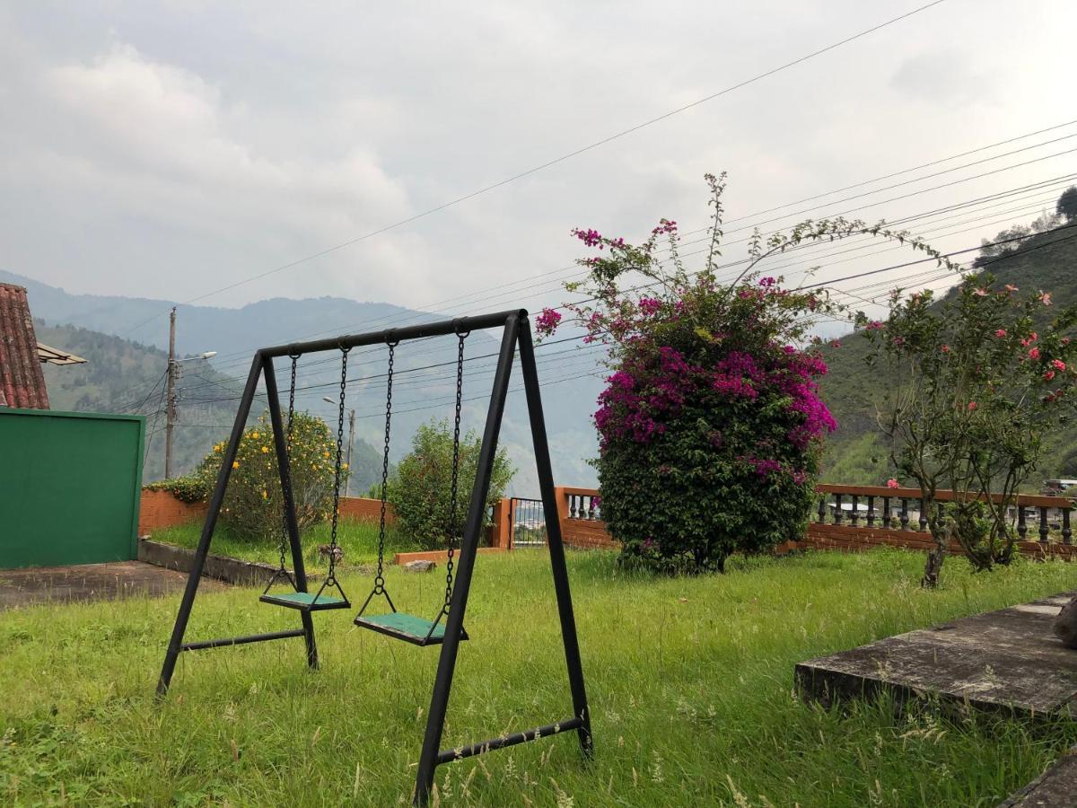 Mountain Chalet - Tungurahua Hot Springs/Aguas Termales Banos  Ngoại thất bức ảnh